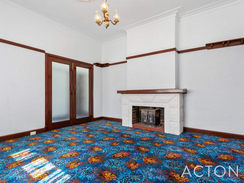 11 Shepherd Street, Beaconsfield WA 6162