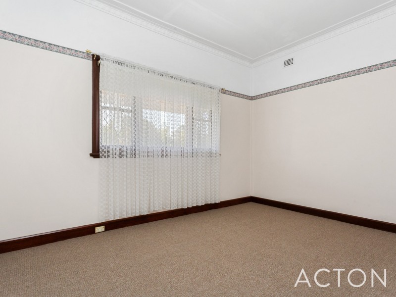 11 Shepherd Street, Beaconsfield WA 6162
