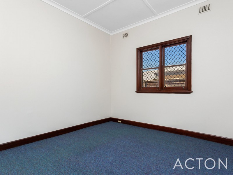 11 Shepherd Street, Beaconsfield WA 6162