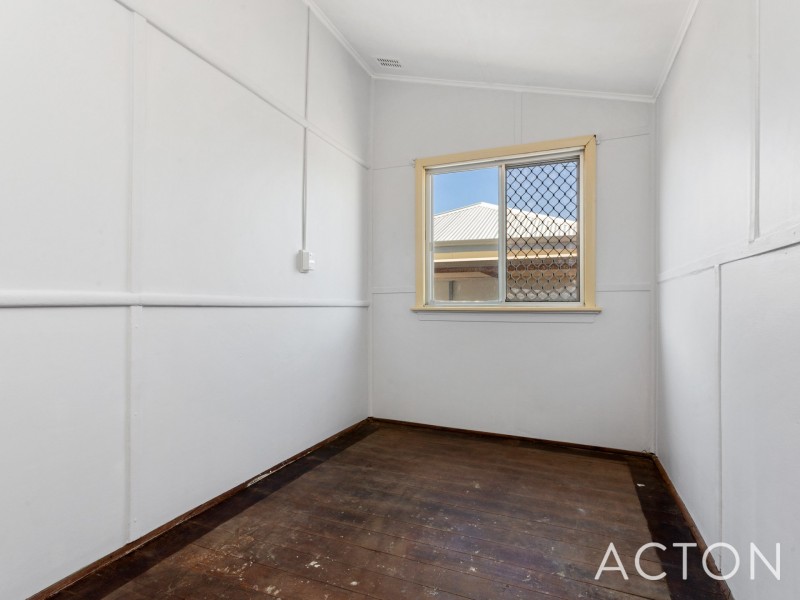 11 Shepherd Street, Beaconsfield WA 6162
