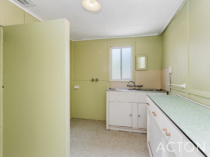 11 Shepherd Street, Beaconsfield WA 6162