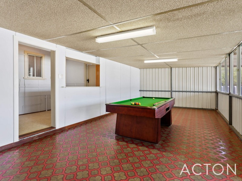 11 Shepherd Street, Beaconsfield WA 6162