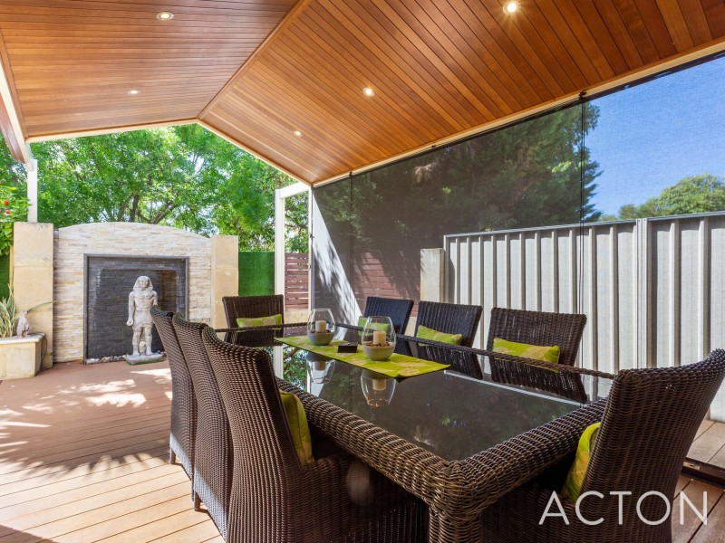 17 Halse Crescent, Melville WA 6156