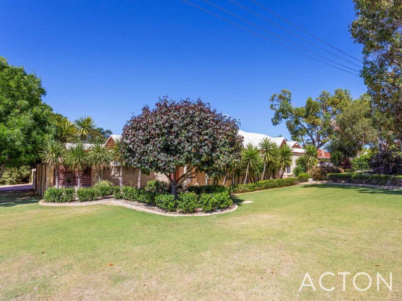 17 Halse Crescent, Melville WA 6156