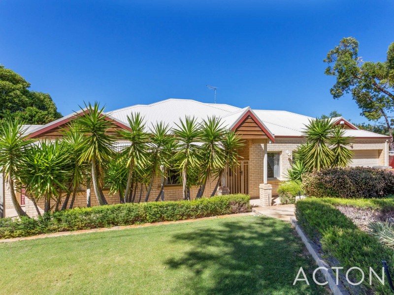 17 Halse Crescent, Melville WA 6156