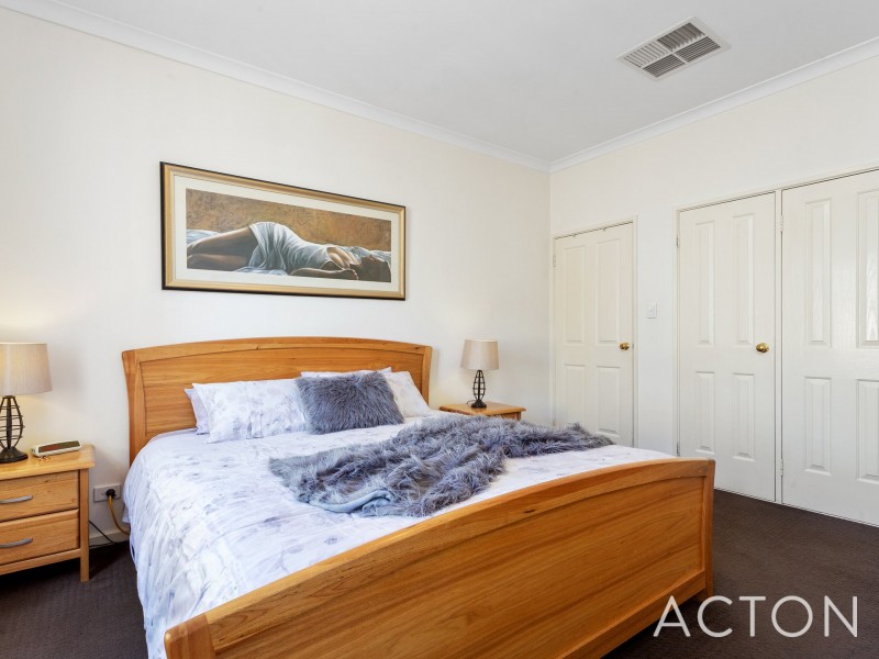 17 Halse Crescent, Melville WA 6156