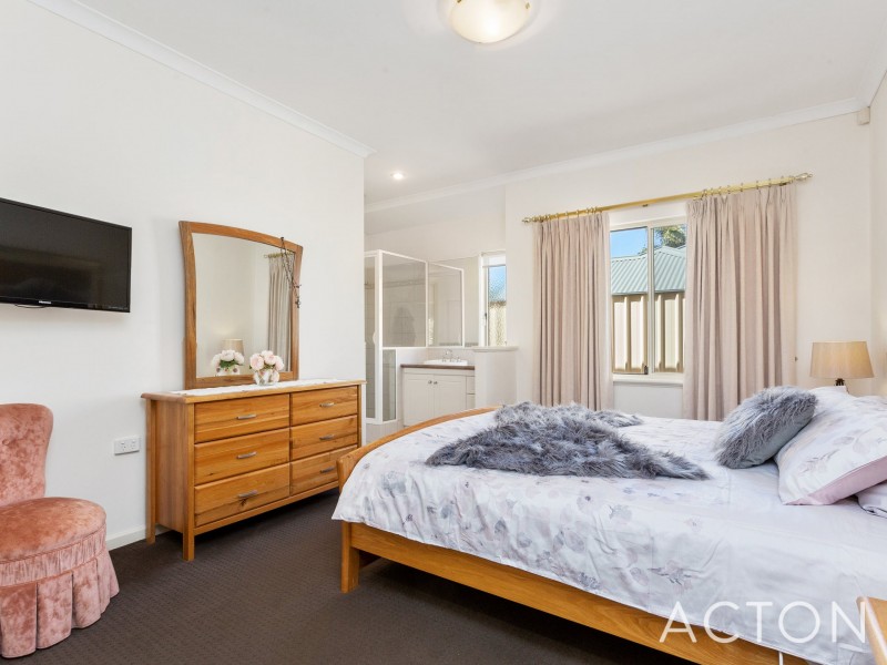 17 Halse Crescent, Melville WA 6156