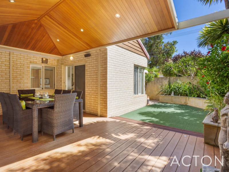 17 Halse Crescent, Melville WA 6156