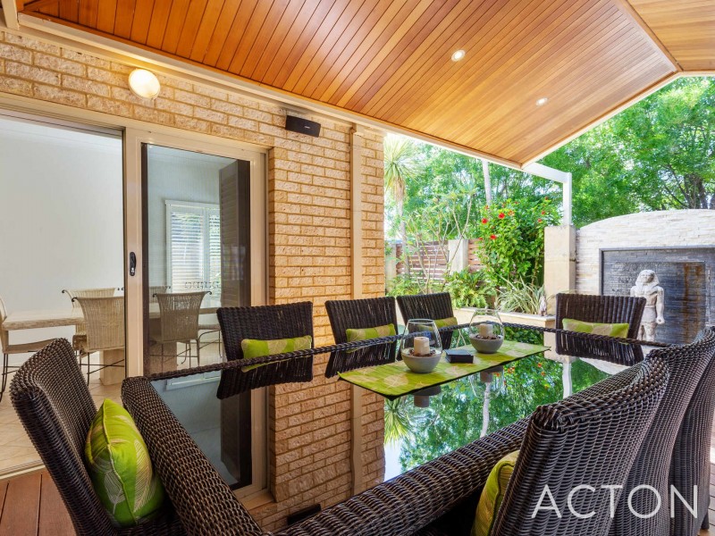 17 Halse Crescent, Melville WA 6156