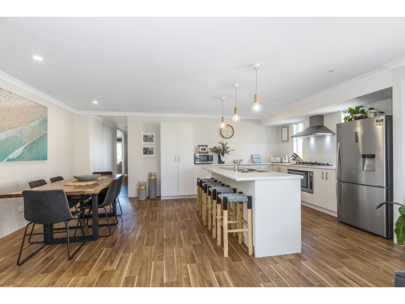 14 Corsica Way, Coogee WA 6166