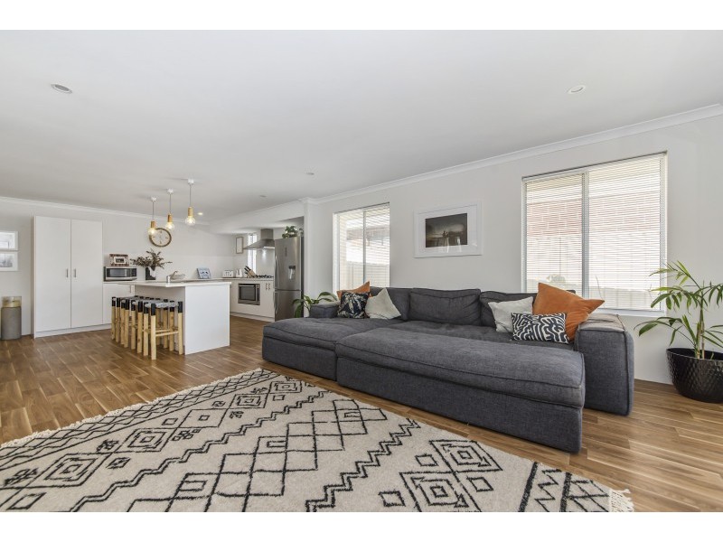 14 Corsica Way, Coogee WA 6166