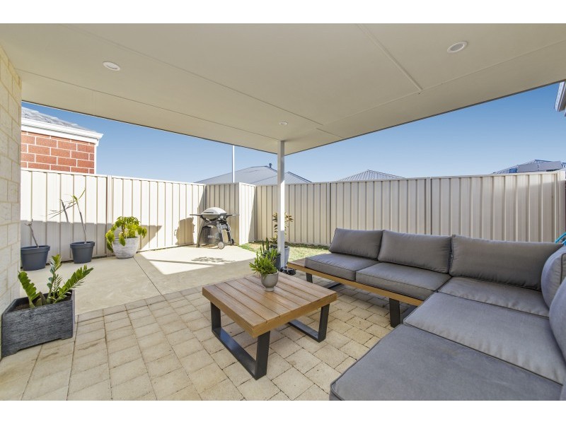 14 Corsica Way, Coogee WA 6166