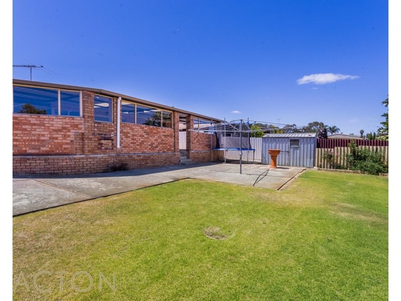 32 Leonard Way, Spearwood WA 6163