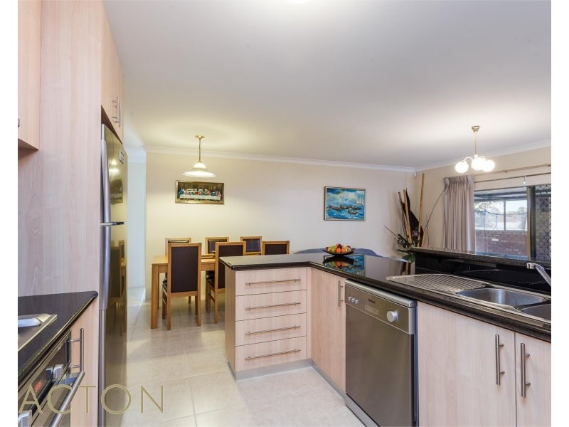 32 Leonard Way, Spearwood WA 6163