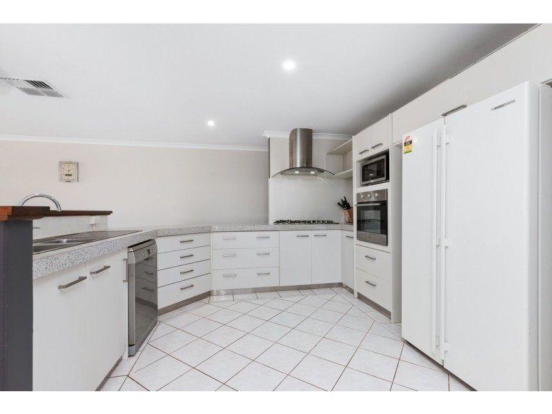 20 Manitoba Place, Success WA 6164