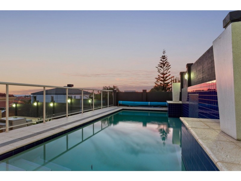 61 Castellon Crescent, Coogee WA 6166