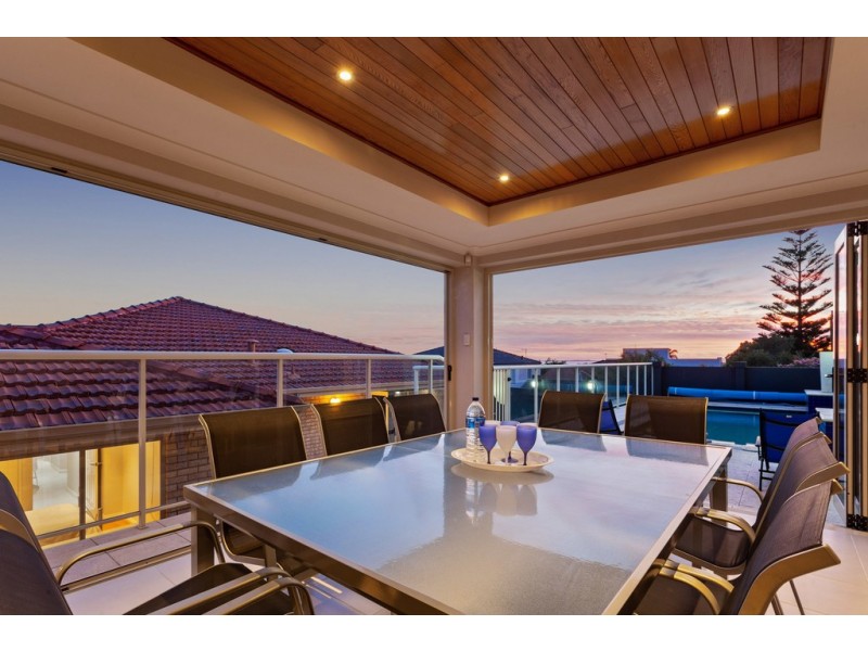 61 Castellon Crescent, Coogee WA 6166