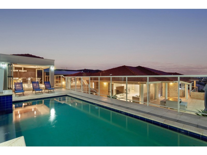 61 Castellon Crescent, Coogee WA 6166