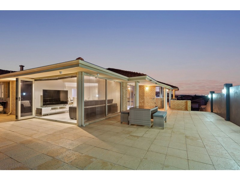 61 Castellon Crescent, Coogee WA 6166