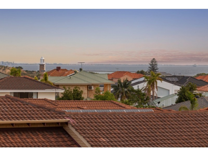61 Castellon Crescent, Coogee WA 6166