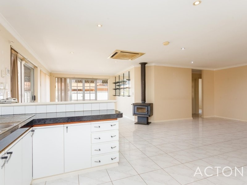 29 Carrello Circuit, Coogee WA 6166