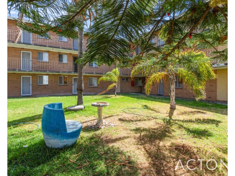 21/4 Southend Road, Hamilton Hill WA 6163