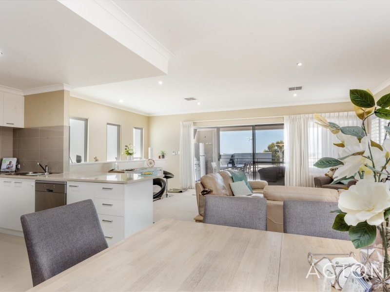 18/19 Perlinte View, North Coogee WA 6163