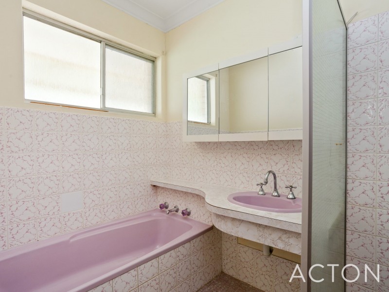 6 Ashbourne Way, Hamilton Hill WA 6163