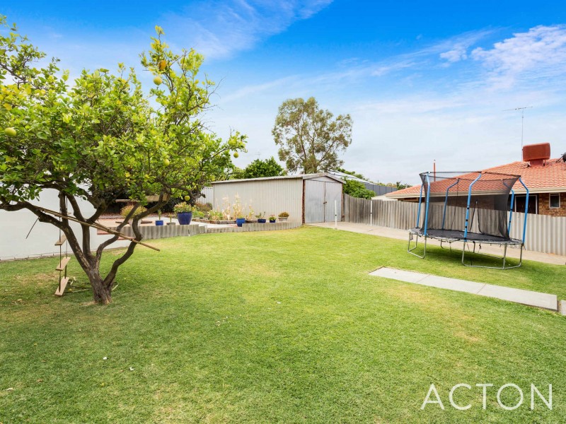 6 Ashbourne Way, Hamilton Hill WA 6163