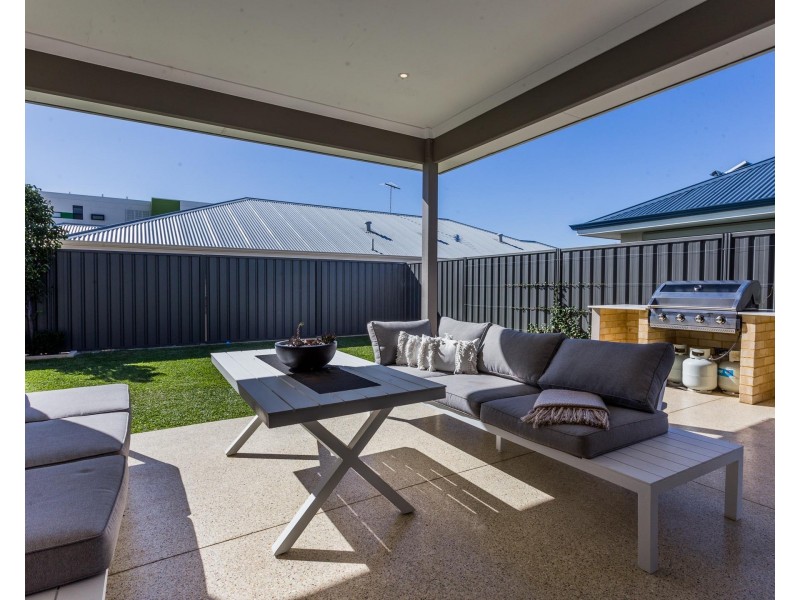 5 Fontina Road, Spearwood WA 6163