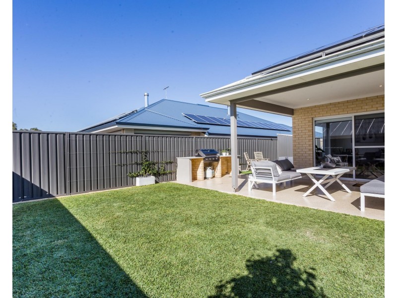 5 Fontina Road, Spearwood WA 6163