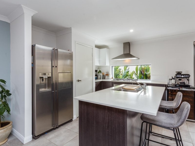 82 Entrance Road, Spearwood WA 6163