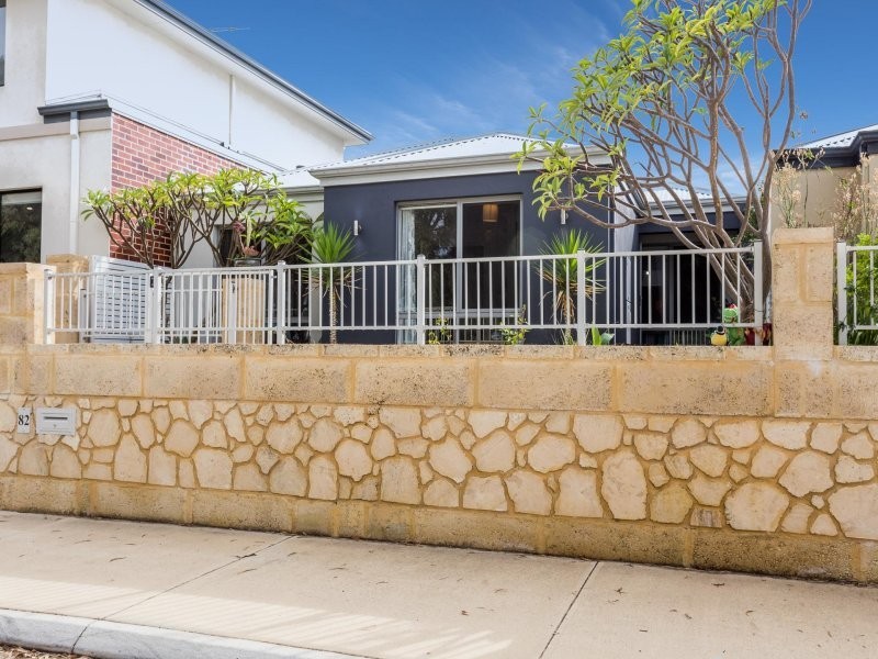 82 Entrance Road, Spearwood WA 6163