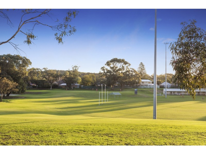 10 Strode Avenue, Hamilton Hill WA 6163