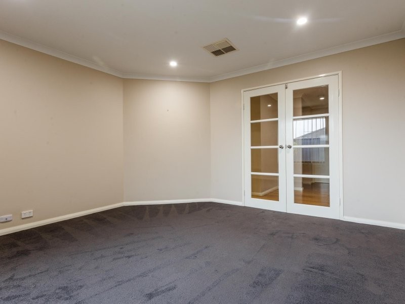 16 Silverpan way, Byford WA 6122