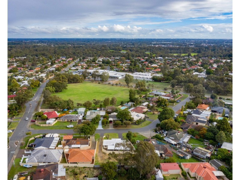 15A Carleton Crescent, Forrestfield WA 6058