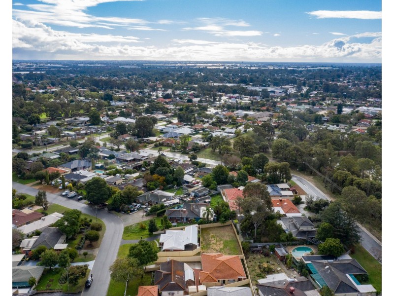 15A Carleton Crescent, Forrestfield WA 6058