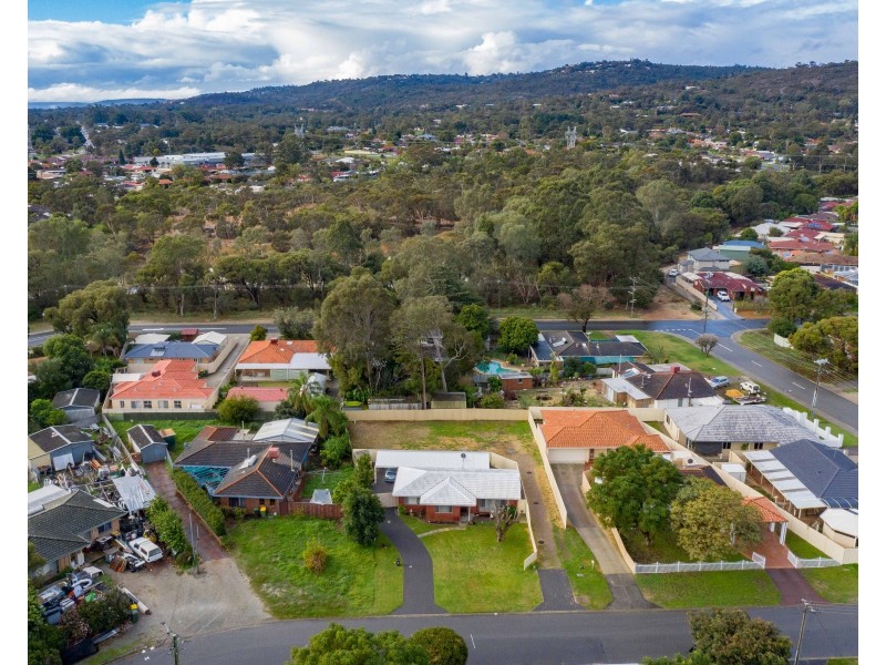 15A Carleton Crescent, Forrestfield WA 6058