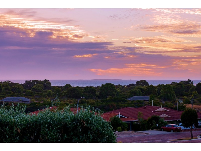 6 The Cove, Coogee WA 6166