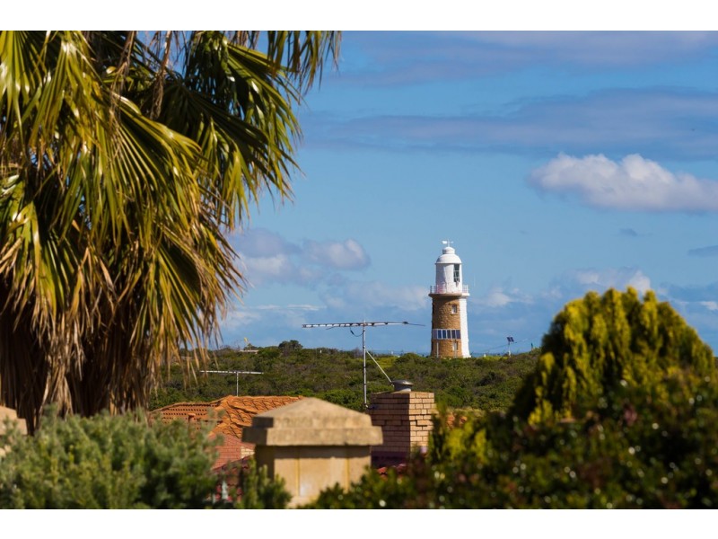 6 The Cove, Coogee WA 6166