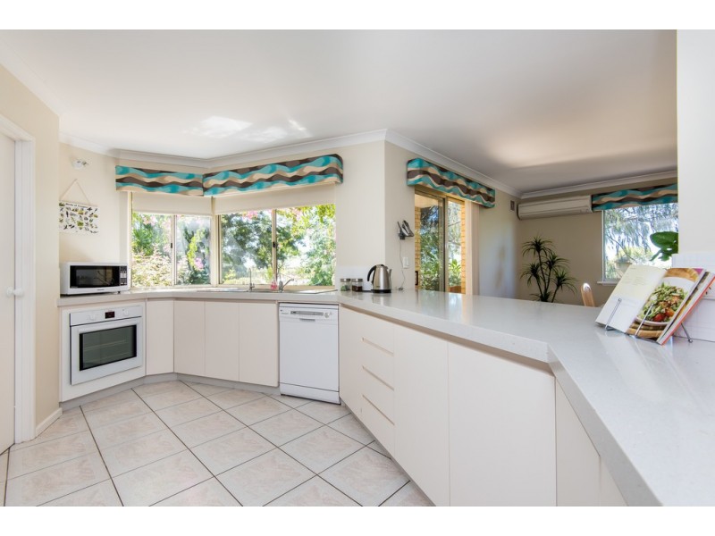 6 The Cove, Coogee WA 6166
