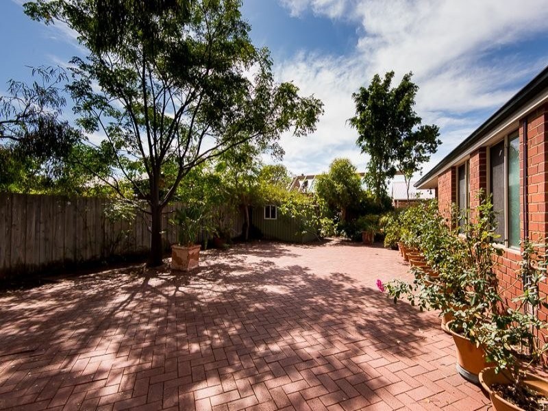 53 Fairbairn Road, Coogee WA 6166