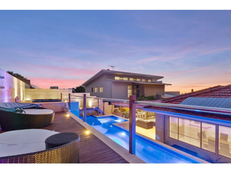 10 Careening Way, Coogee WA 6166