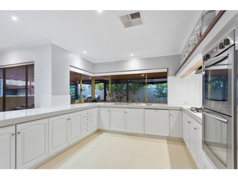 10 Careening Way, Coogee WA 6166