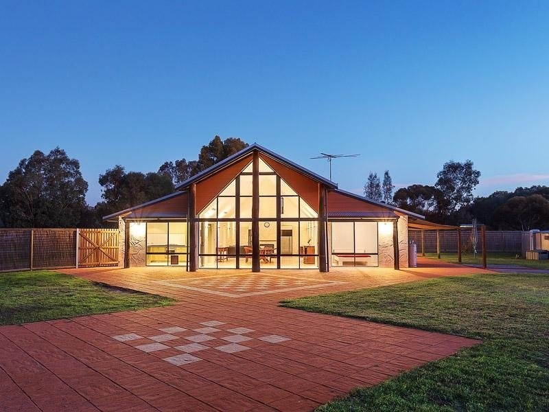 52 Country Drive, Oakford WA 6121