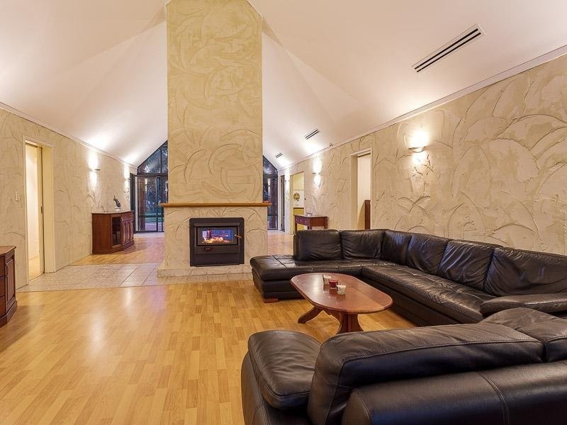 52 Country Drive, Oakford WA 6121