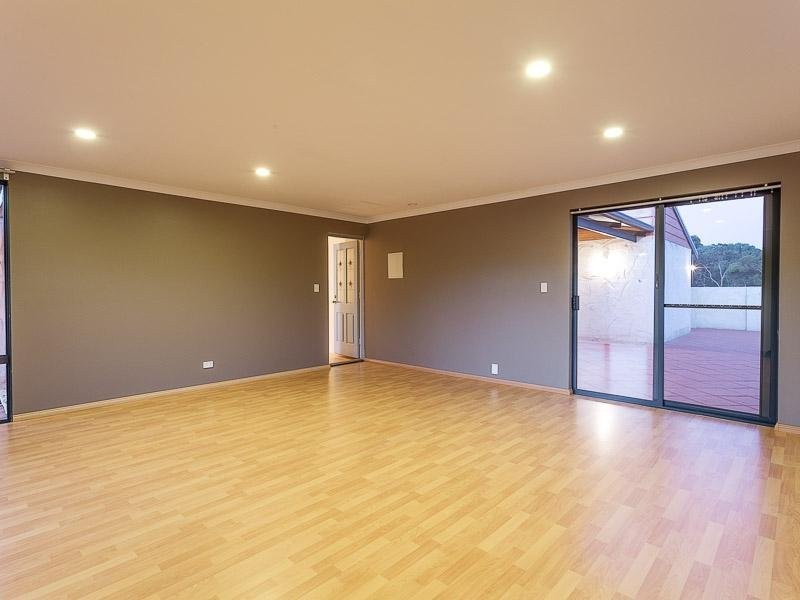 52 Country Drive, Oakford WA 6121