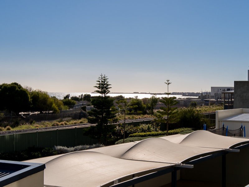 3/52 Rollinson Road, North Coogee WA 6163