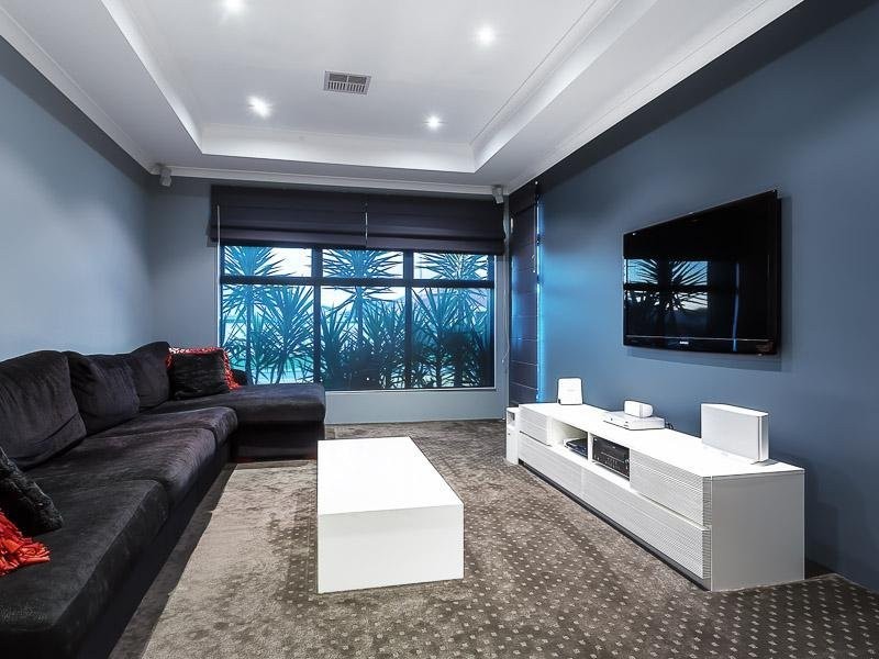 10 Ironbark Terrace, Hammond Park WA 6164