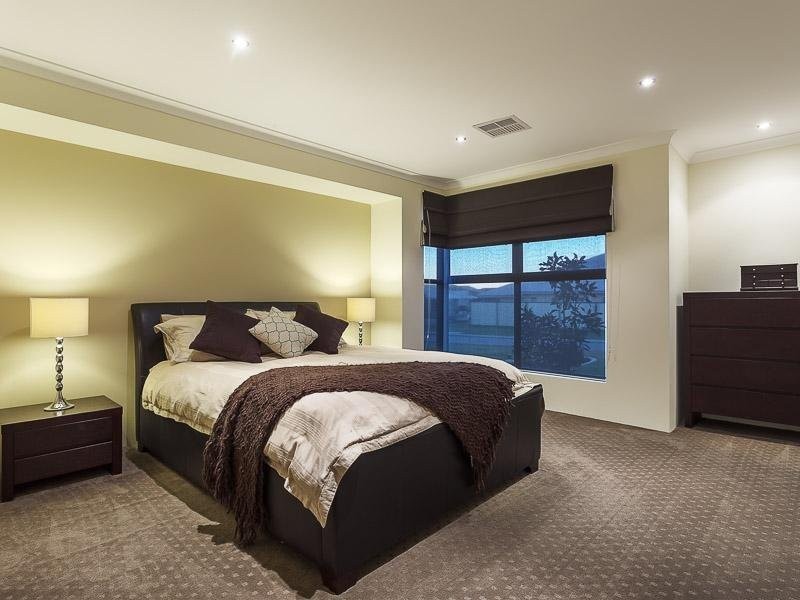 10 Ironbark Terrace, Hammond Park WA 6164